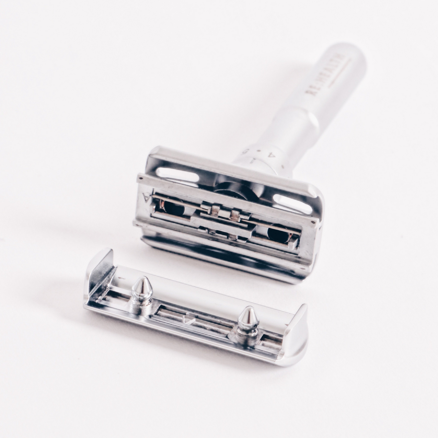Adjustable Safety Razor (Box Set w/ Blades) - RE:HEALTH