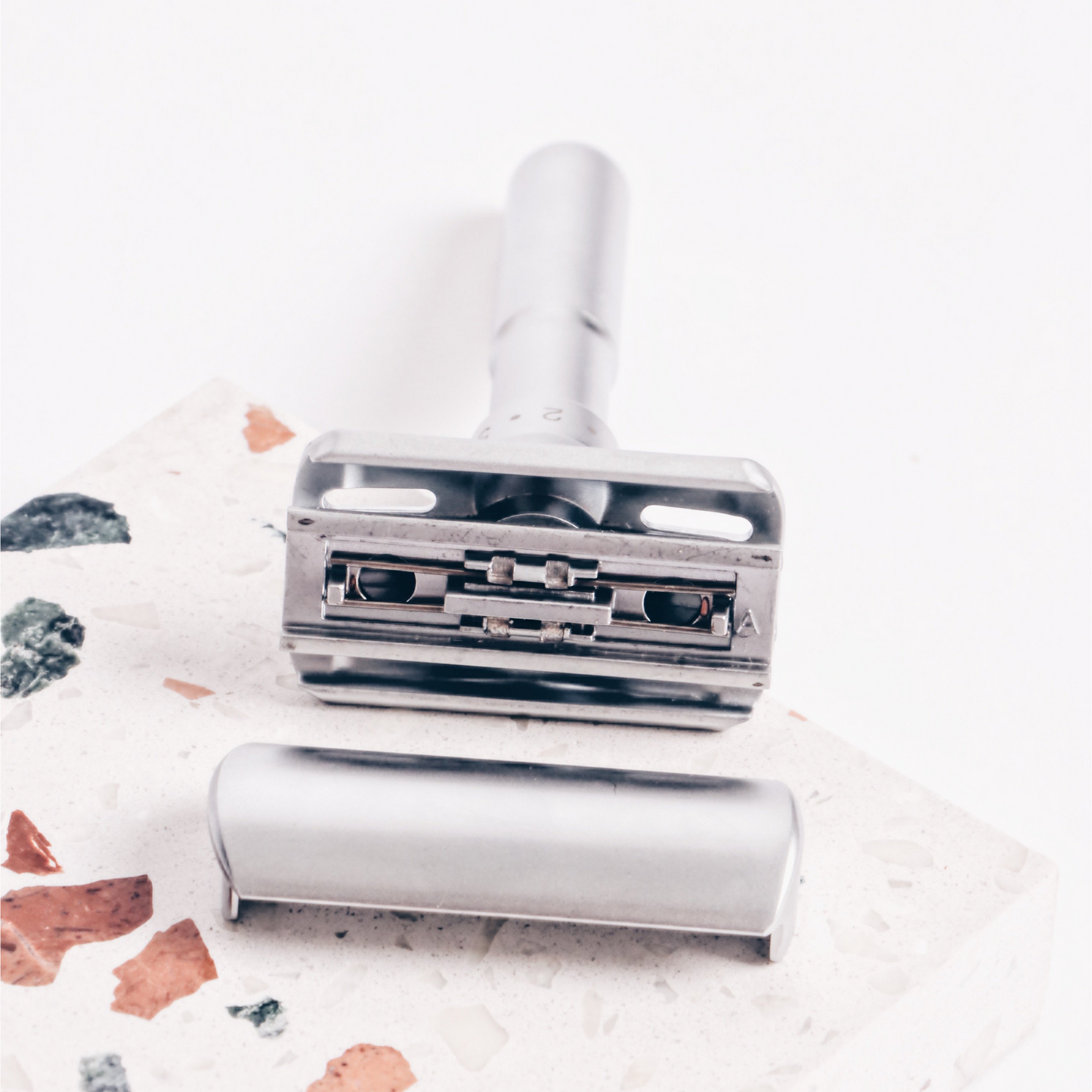 Adjustable Safety Razor (Box Set w/ Blades) - RE:HEALTH